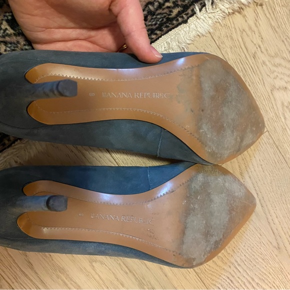 Banana republic suede heels - Picture 4 of 8